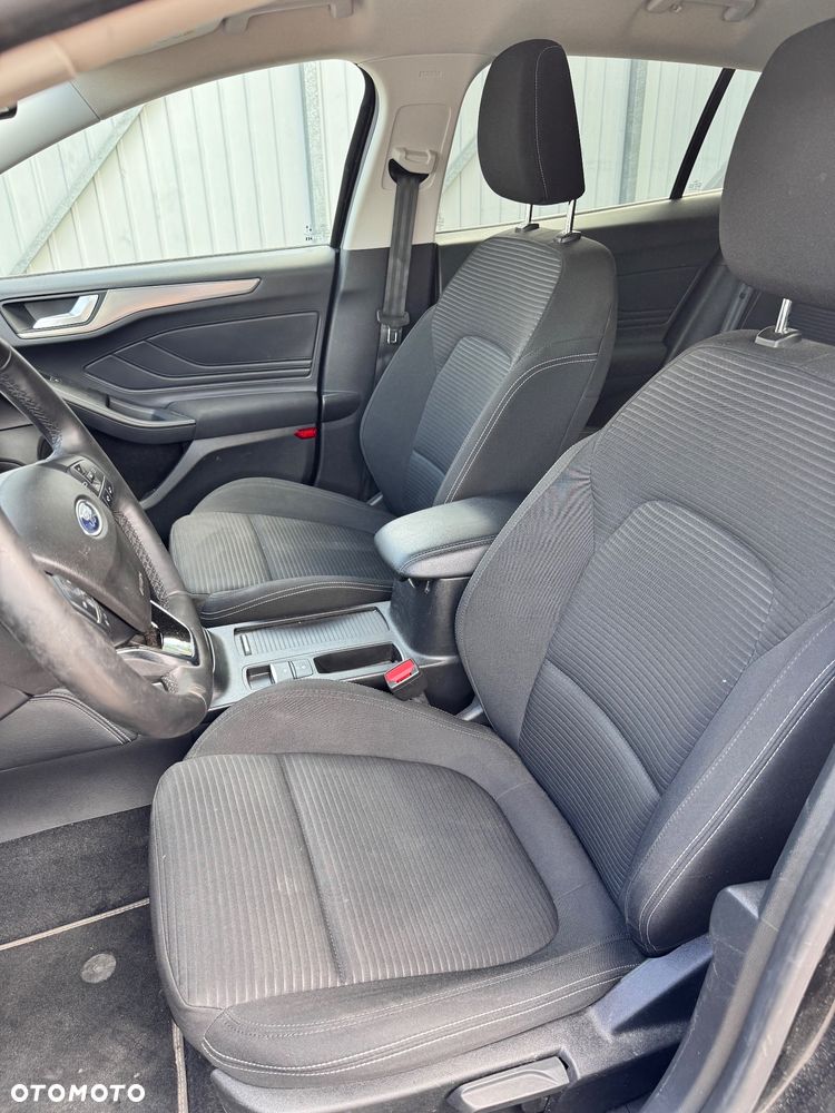 Ford Focus 1.0 EcoBoost Trend Edition - 12