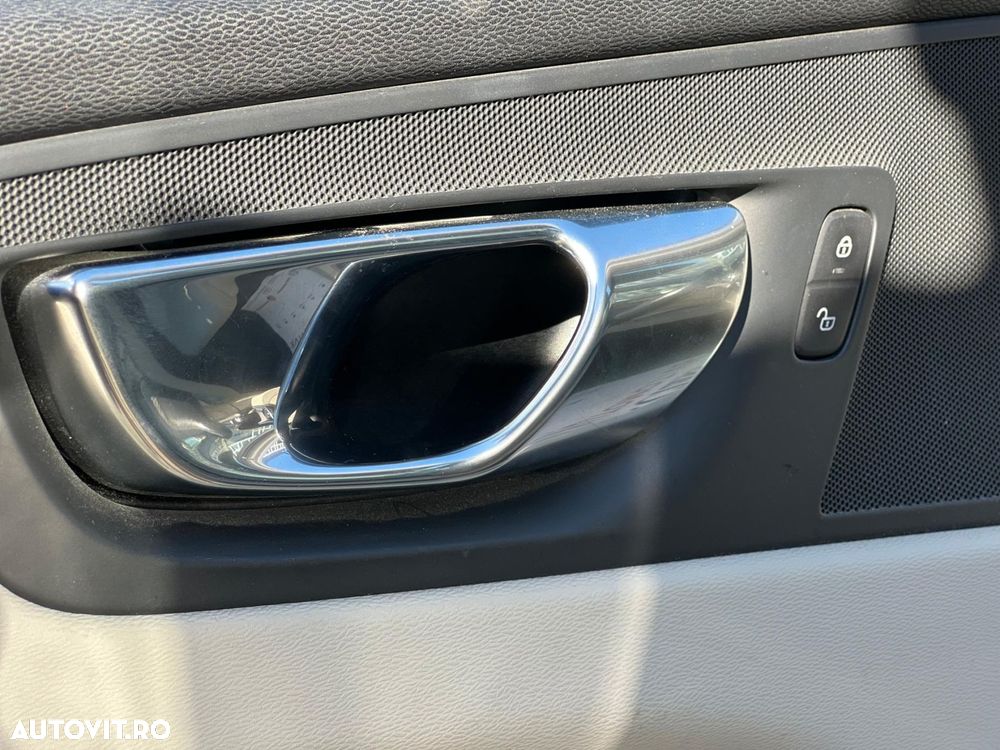 Volvo XC 60 T6 AWD AT PHEV Plus Bright - 18