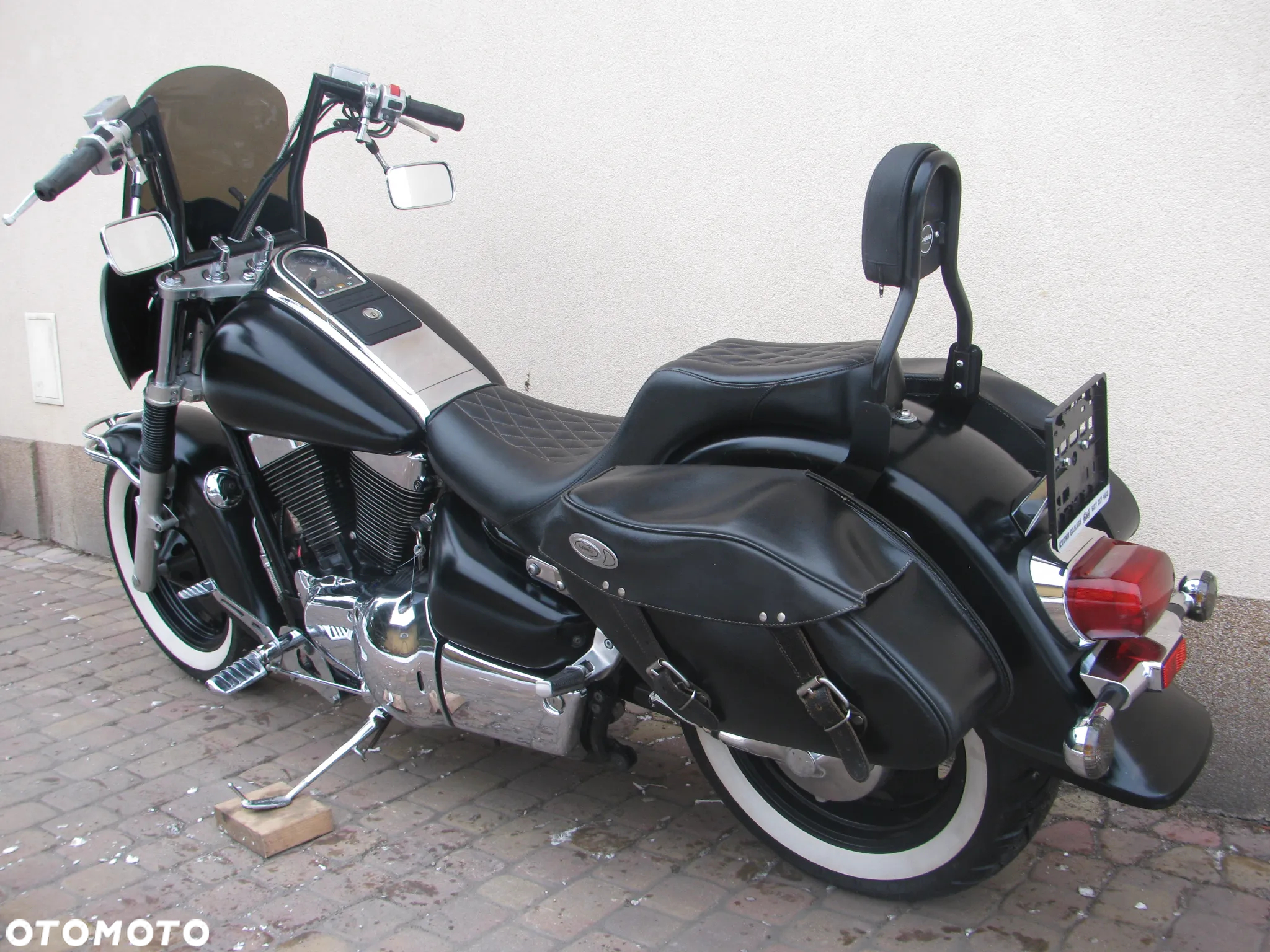 Suzuki Intruder - 24