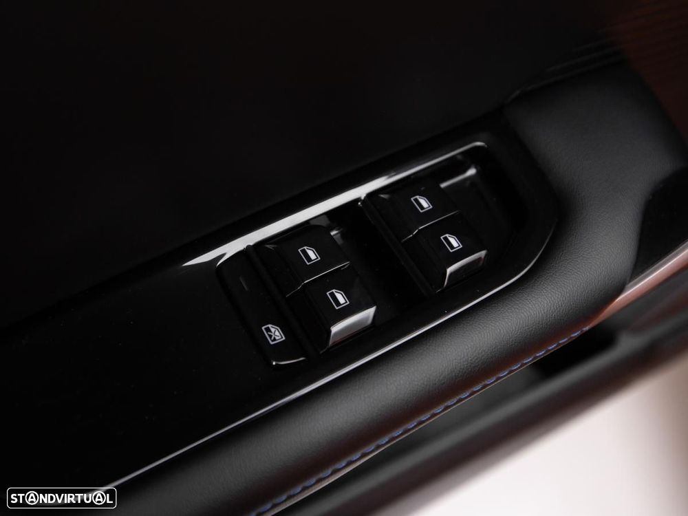 MG MG4 64 kWh Luxury - 16