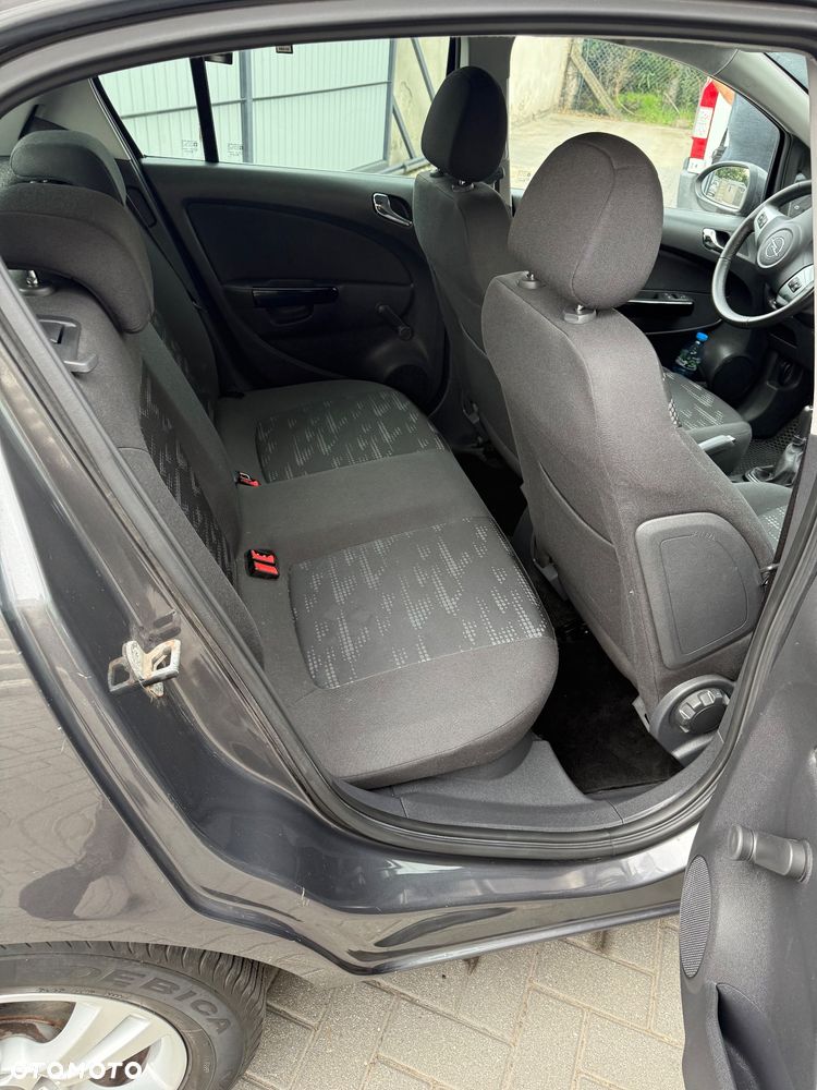Opel Corsa 1.4 16V 150 Jahre - 13
