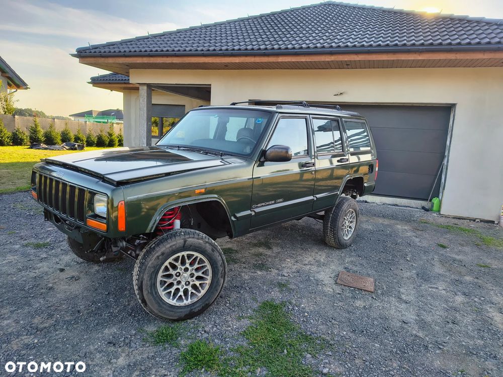 Jeep Cherokee - 1