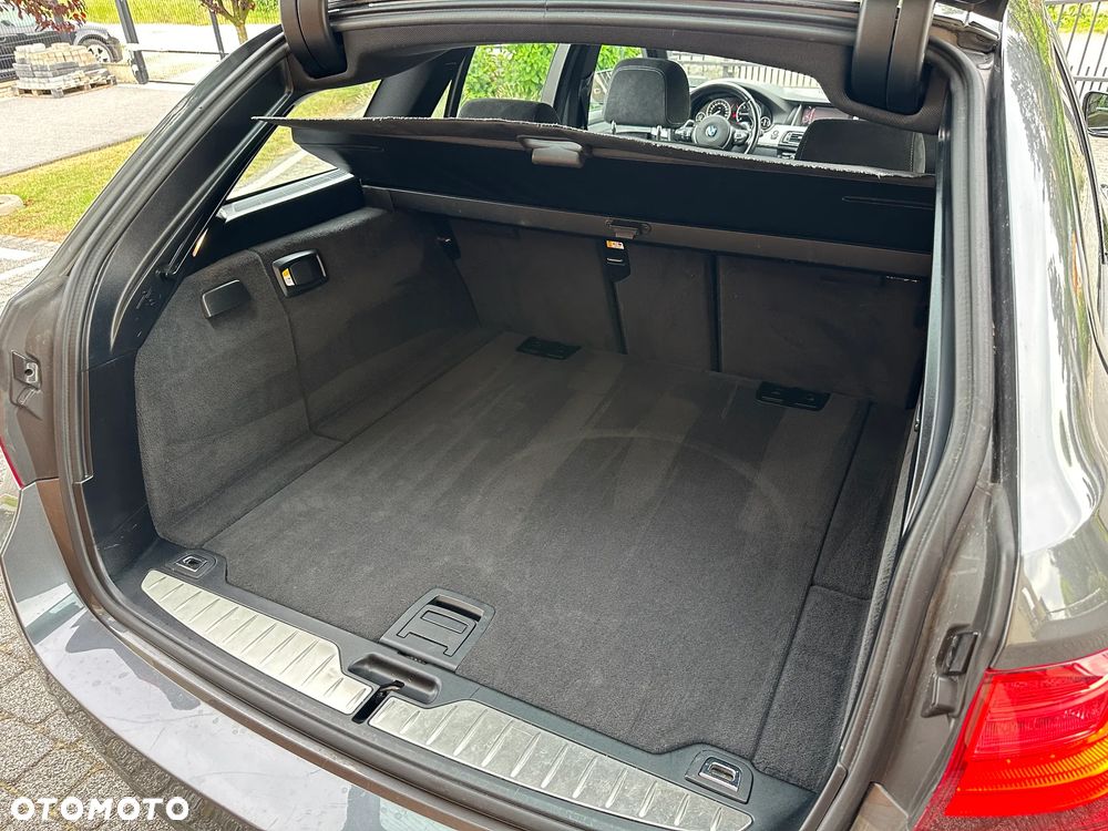 BMW Seria 5 520d xDrive - 10