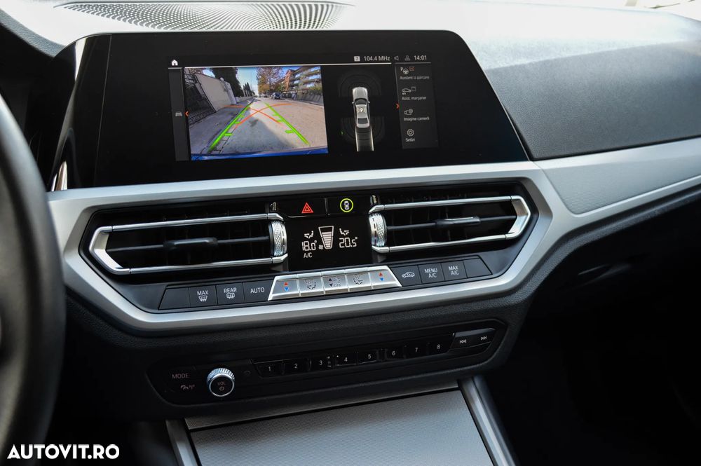 BMW Seria 3 320i Aut. Luxury Line - 24