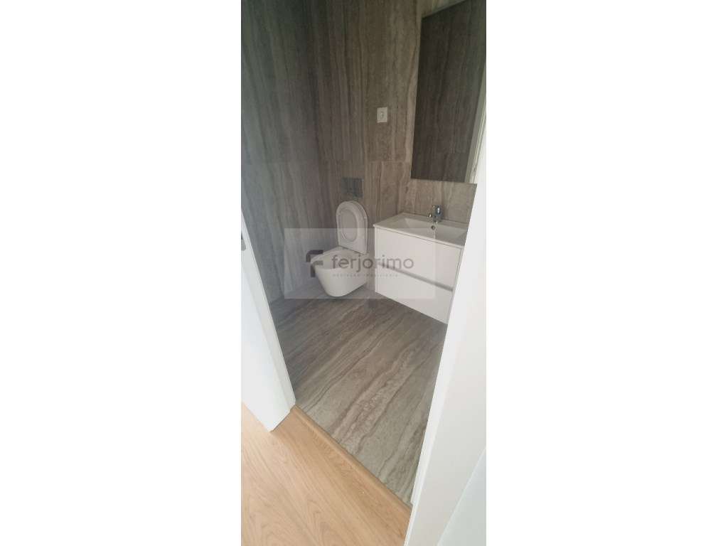 Andar moradia t2 novo, com suite, com moveis de cozinha, placa e fo... - Grande imagem: 4/15