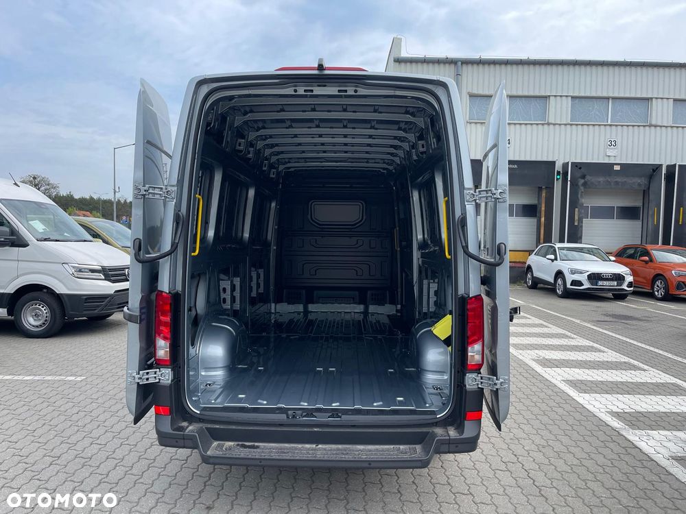 Volkswagen Crafter - 13