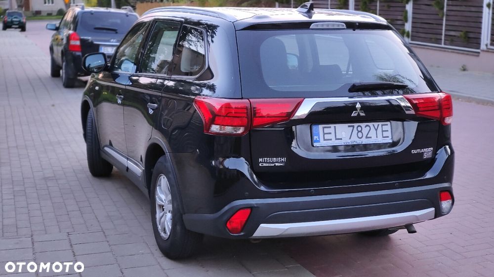 Mitsubishi Outlander 2.0 Invite + 2WD - 6