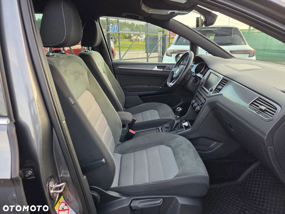 Volkswagen Golf Sportsvan - 33