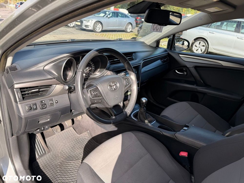 Toyota Avensis 1.6 D-4D Active - 11