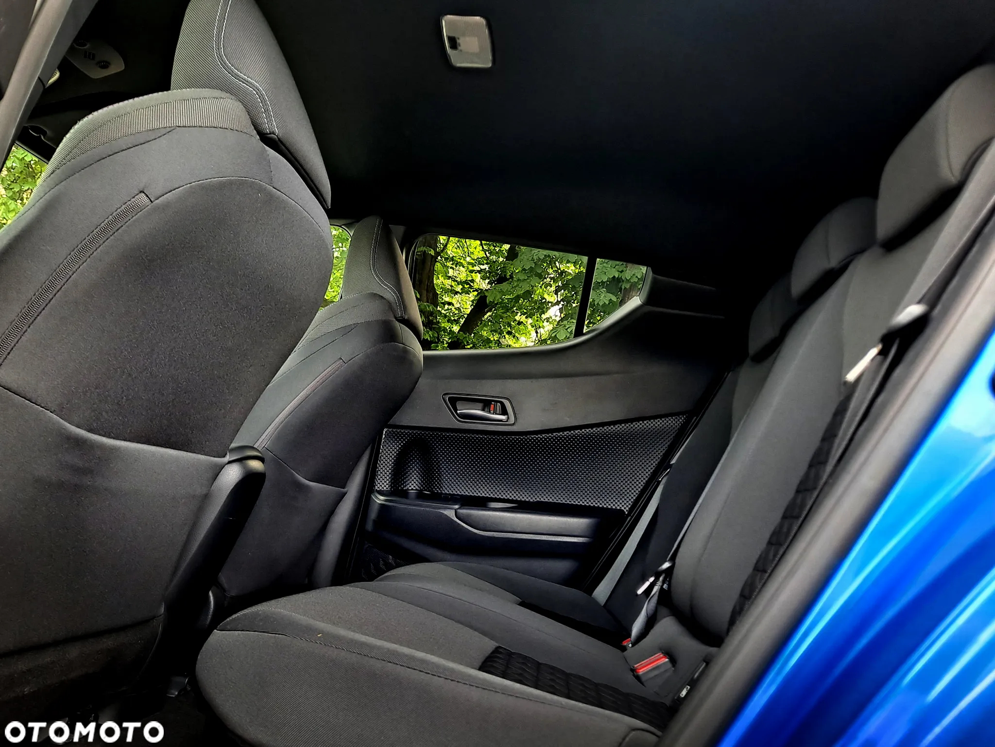 Toyota C-HR 2.0 Hybrid Executive - 36