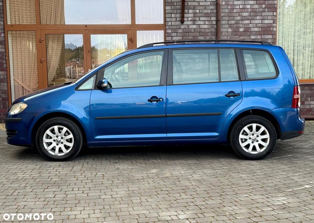 Volkswagen Touran - 12