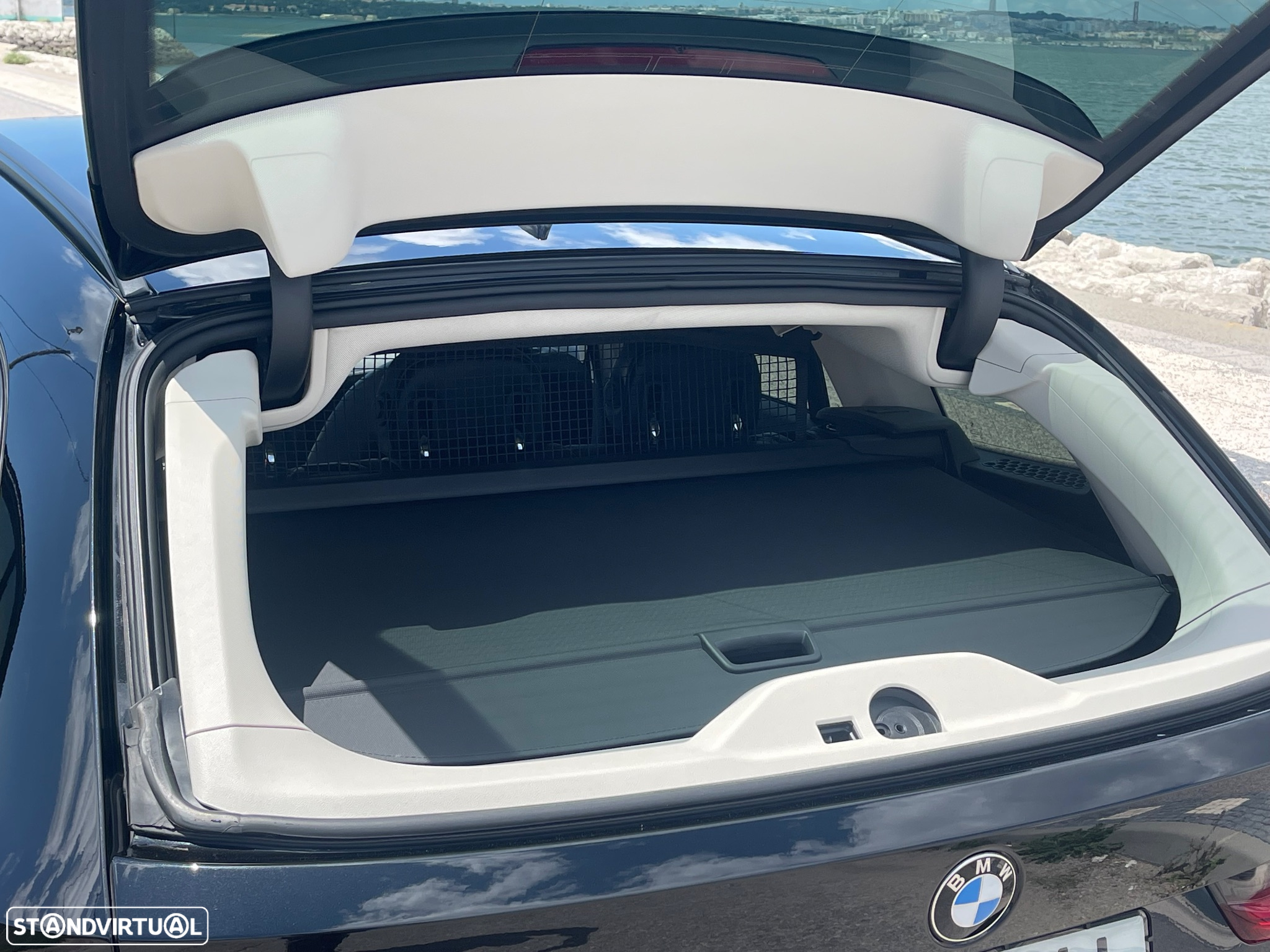 BMW 330 e Touring Line Sport Auto - 51