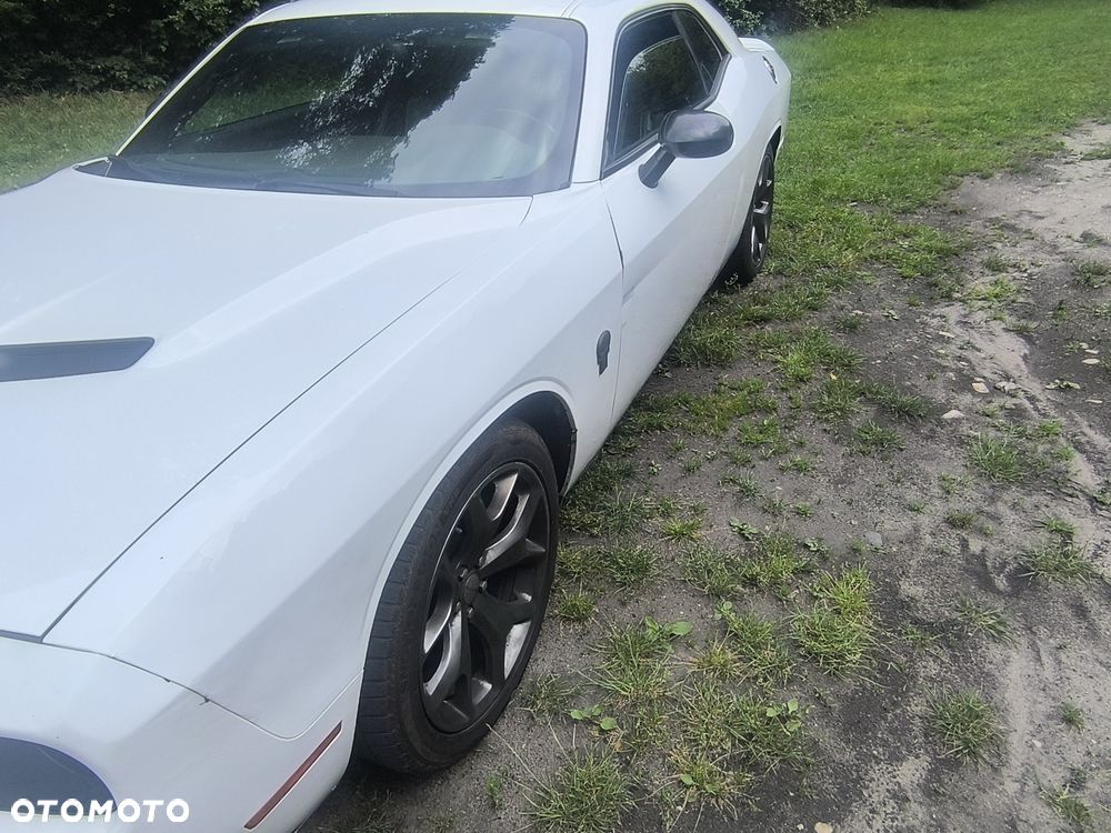Dodge Challenger - 5