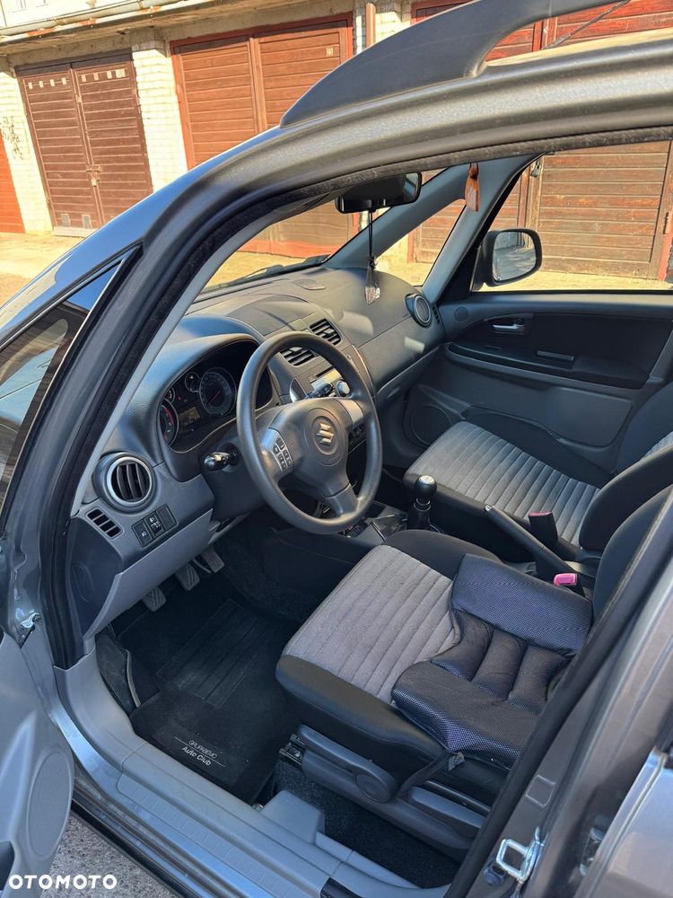 Suzuki SX4 1.6 Premium - 6