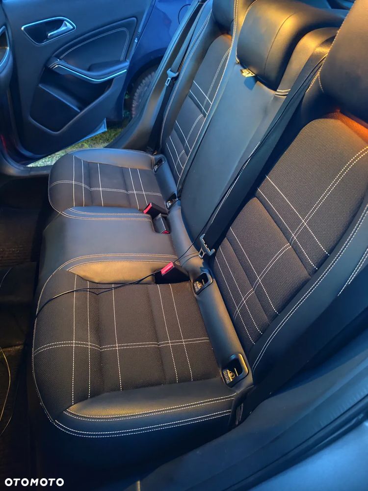 Mercedes-Benz Klasa A 200 CDI 7G-DCT AMG Line - 26