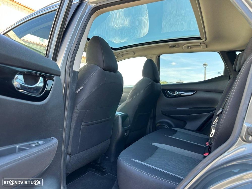 Nissan Qashqai 1.5 dCi N-Connecta J18+Led - 10