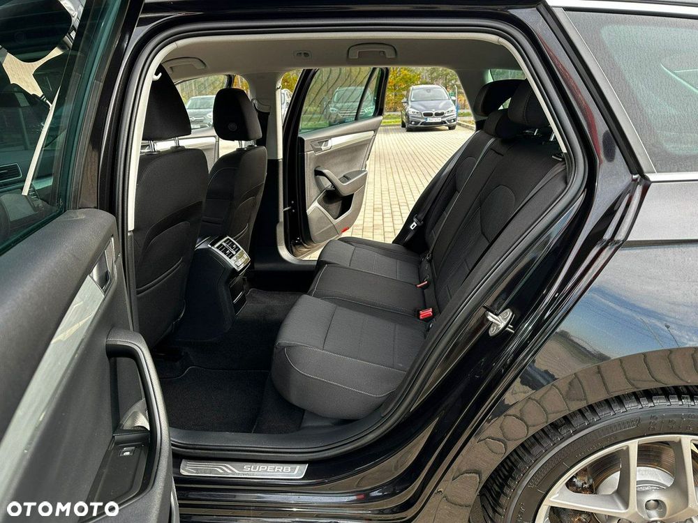 Skoda Superb 2.0 TDI Ambition - 14