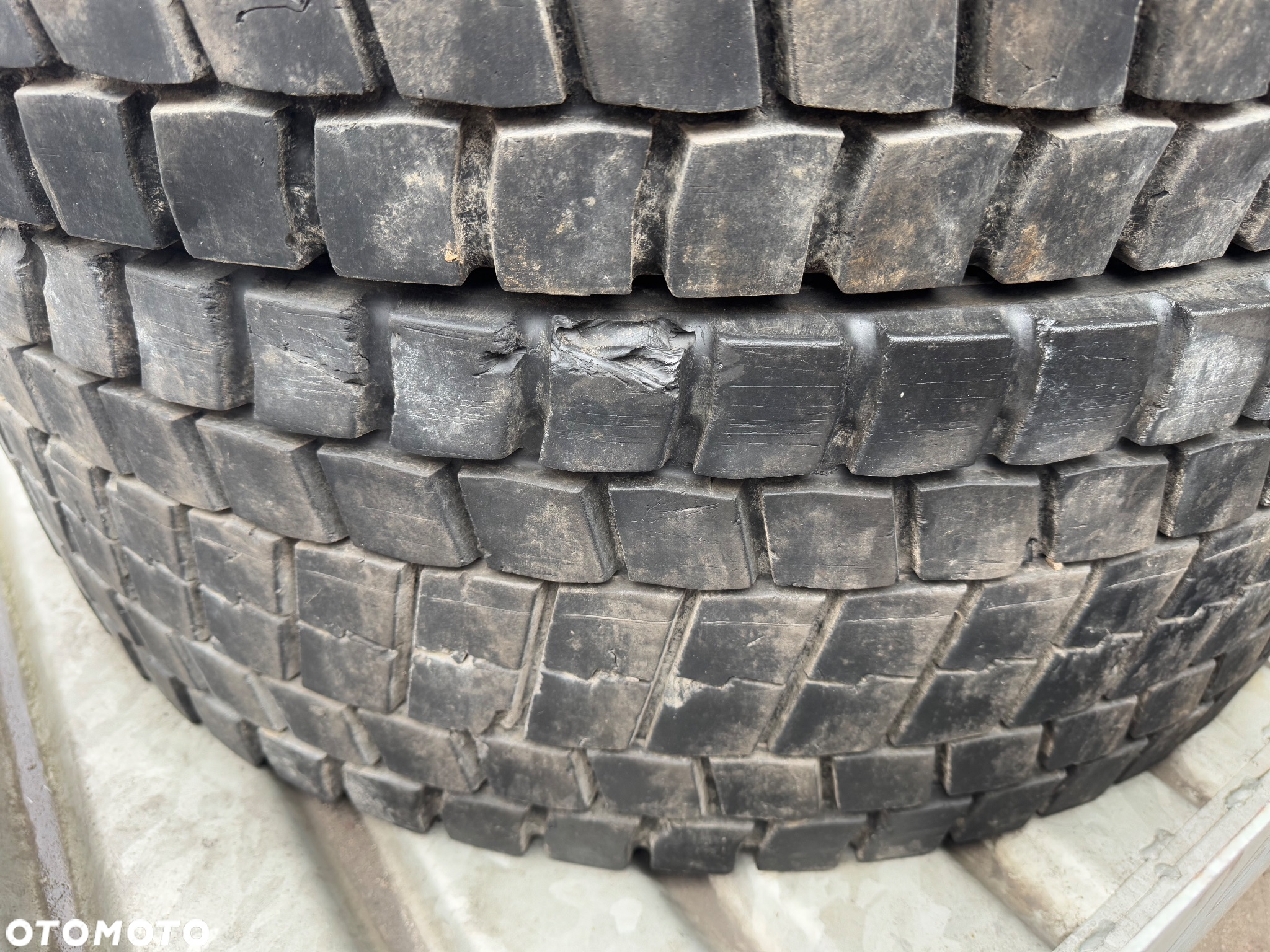 Komplet 4 opon Bridgestone 315/70 R22,5 - 5