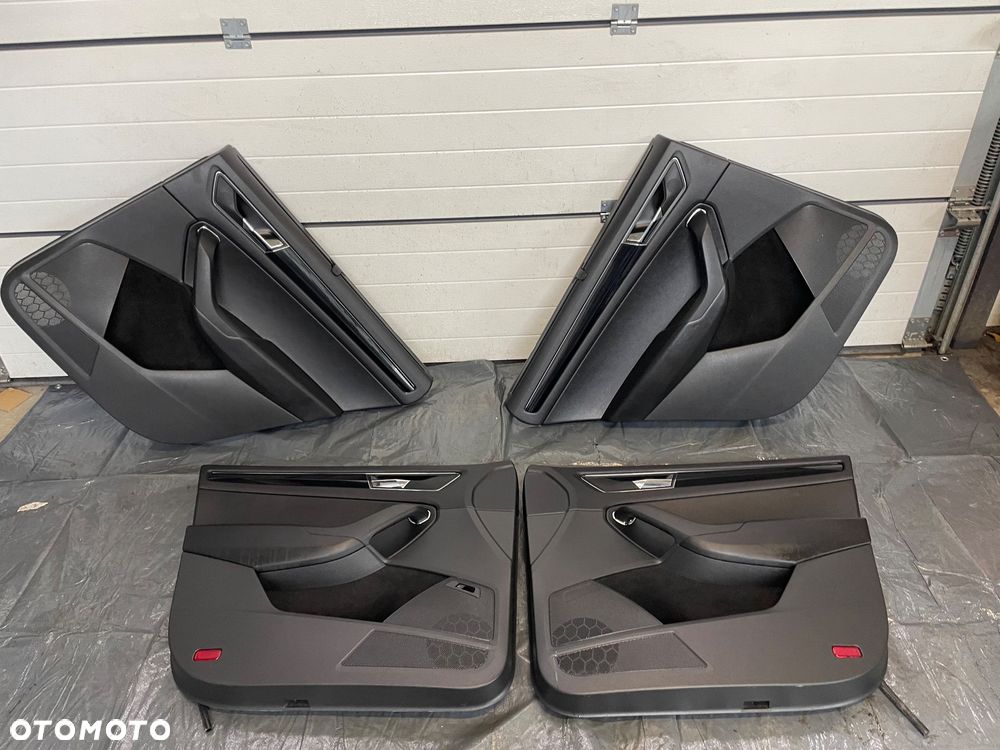 Skoda KODIAQ tapicerka boczek prawy lewy przód - 1