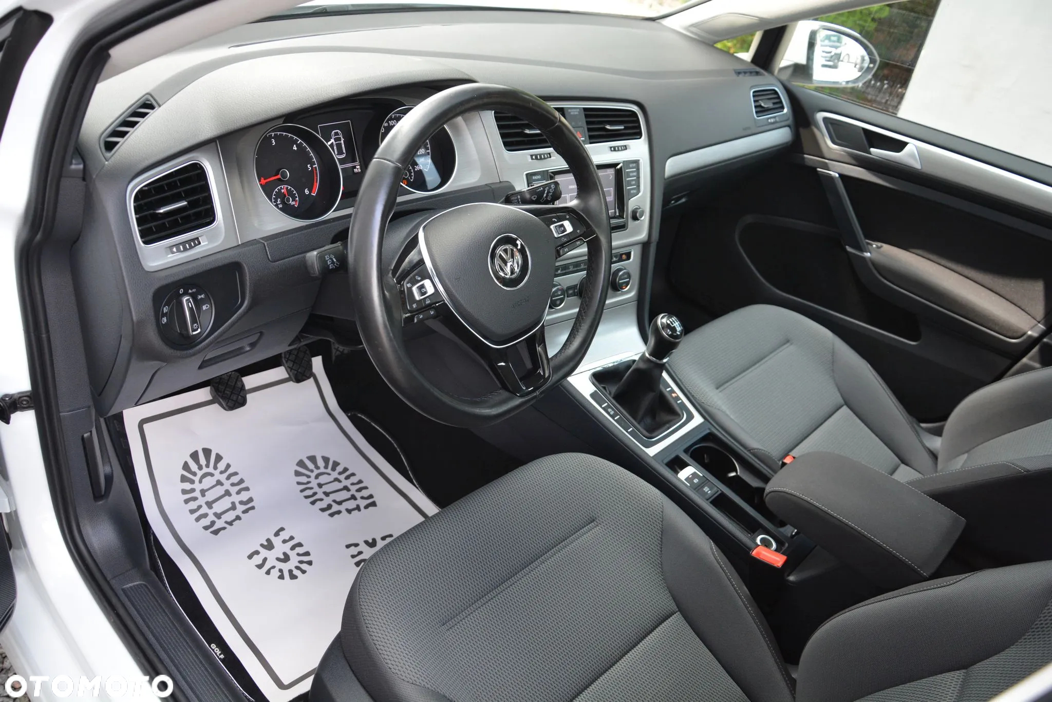 Volkswagen Golf - 15