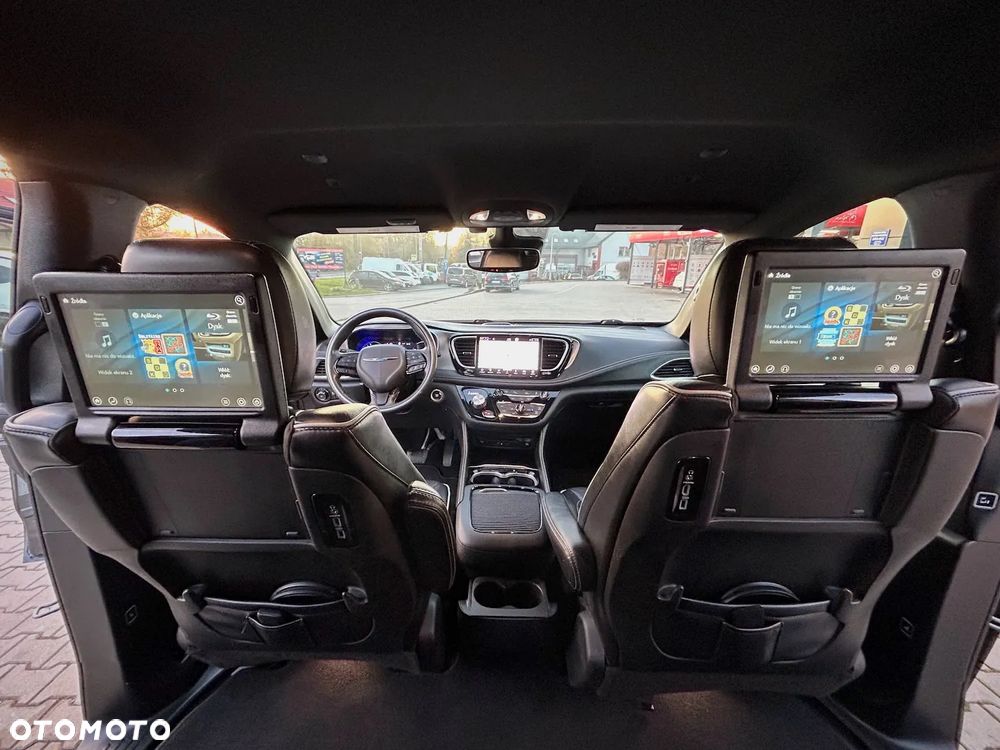 Chrysler Pacifica - 18