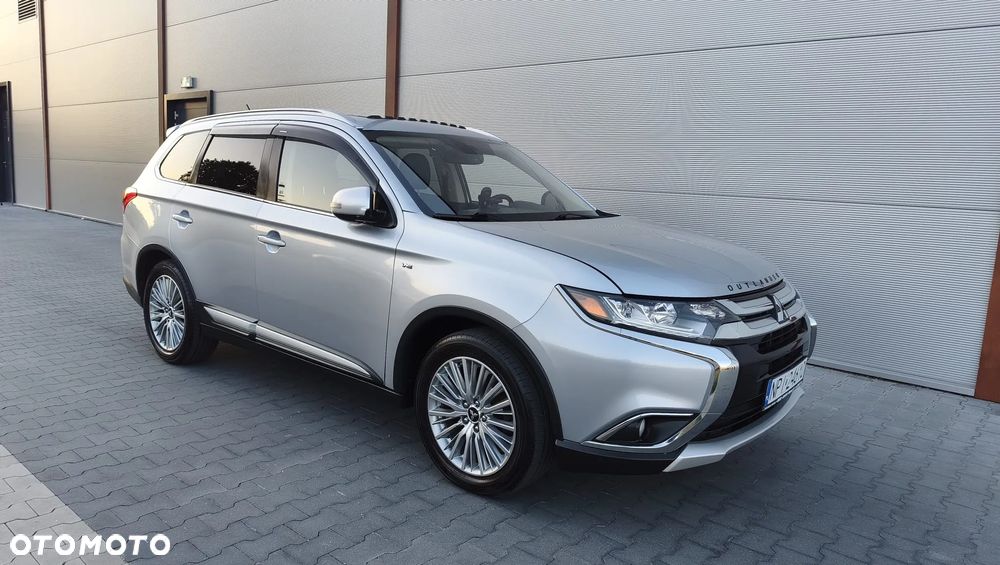Mitsubishi Outlander - 9