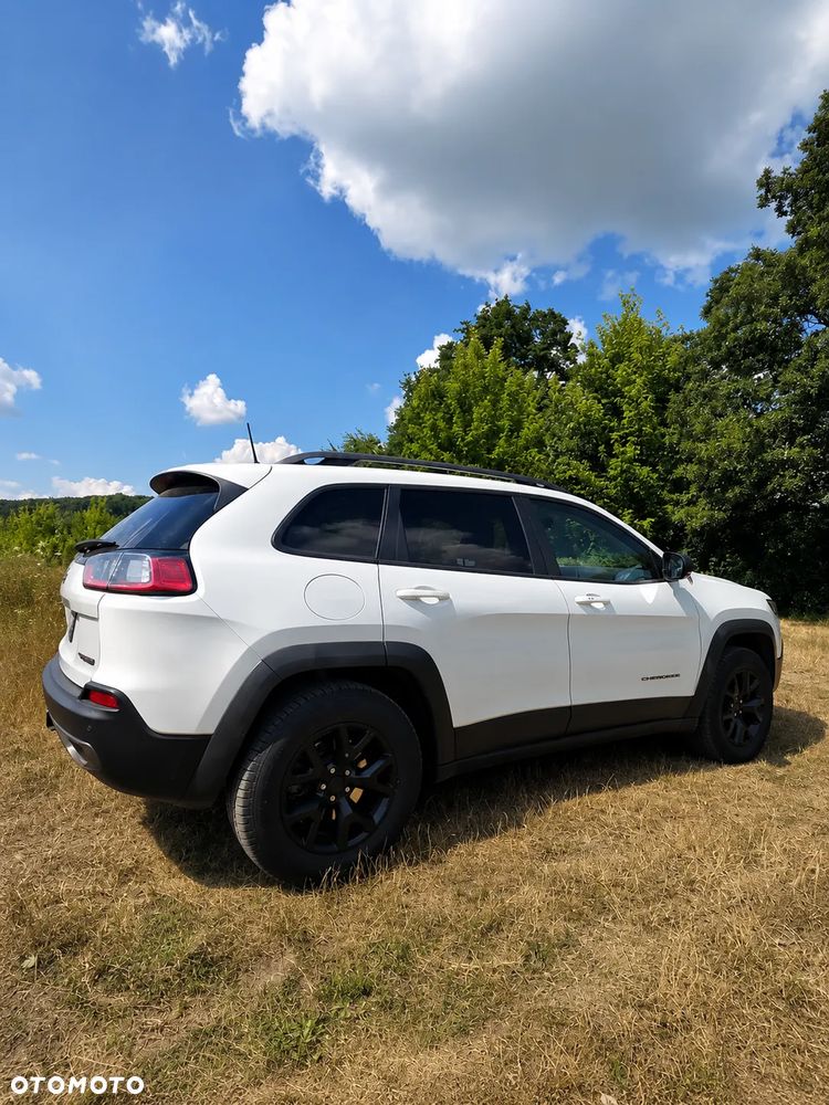 Jeep Cherokee - 5