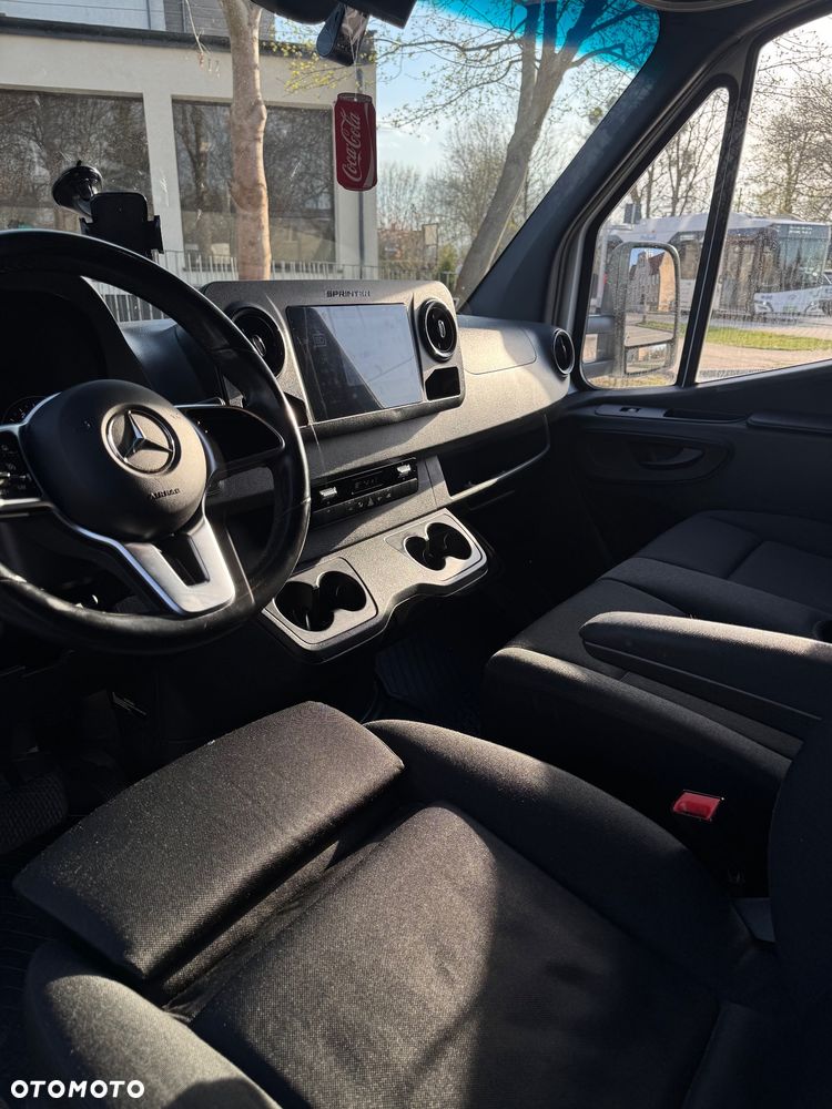 Mercedes-Benz Sprinter 907 - 6