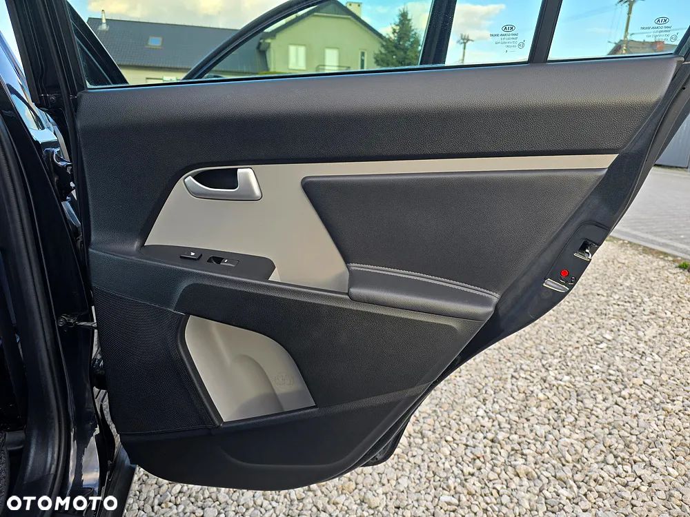 Kia Sportage 1.7 CRDI 2WD ISG Dream-Team Edition - 23