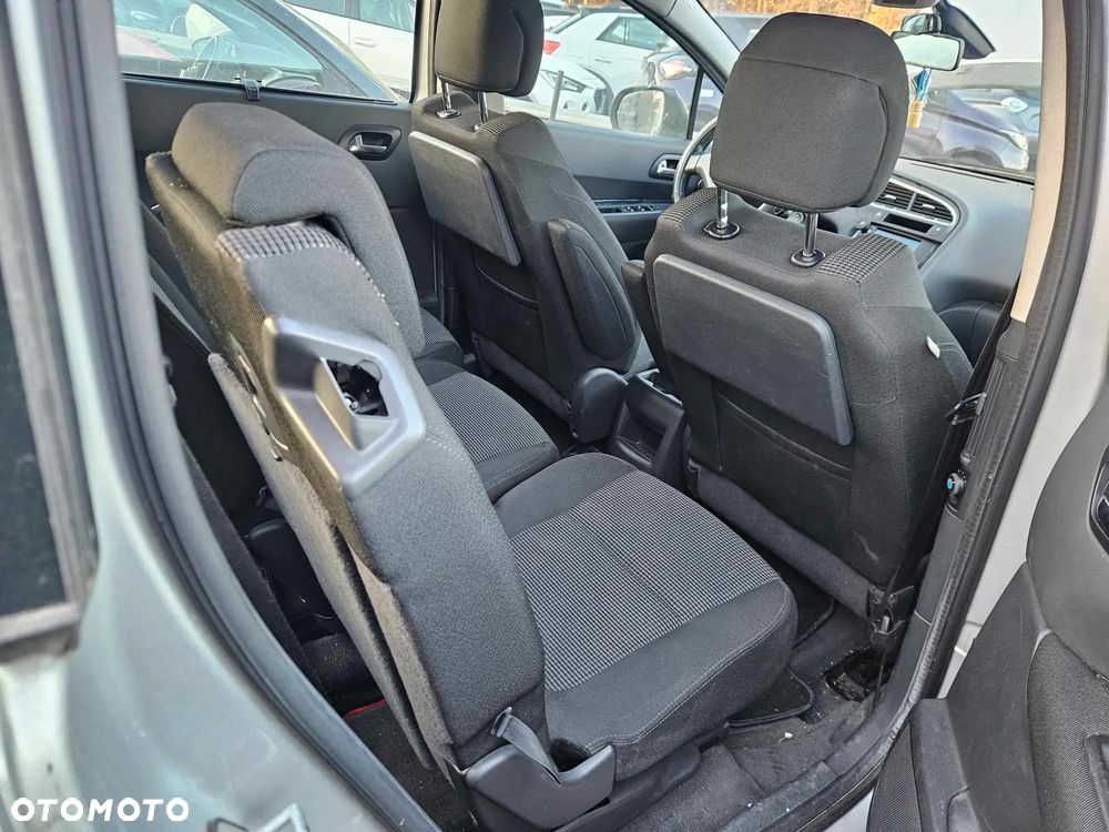 Peugeot 5008 - 11