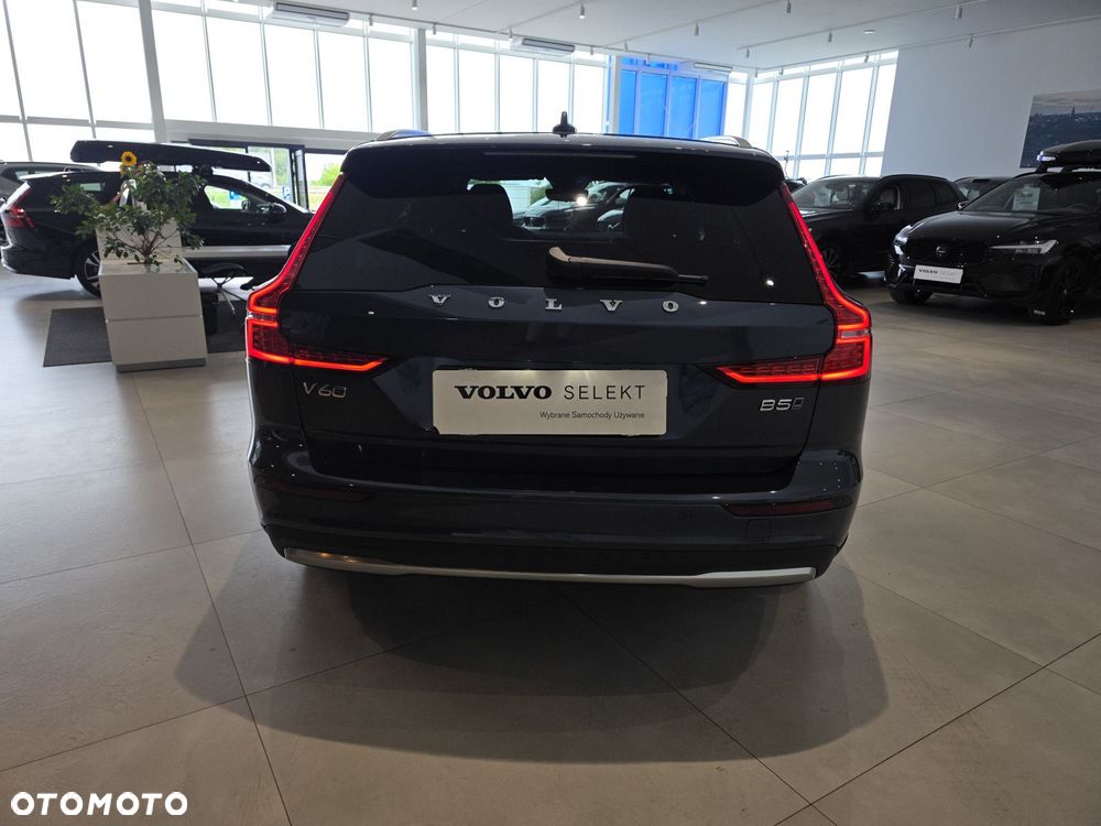 Volvo V60 Cross Country - 8
