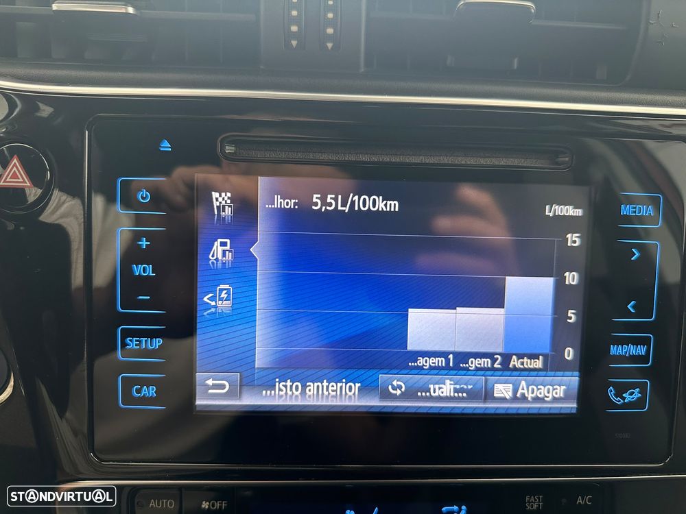 Toyota Auris Touring Sports 1.8 HSD Comfort - 18