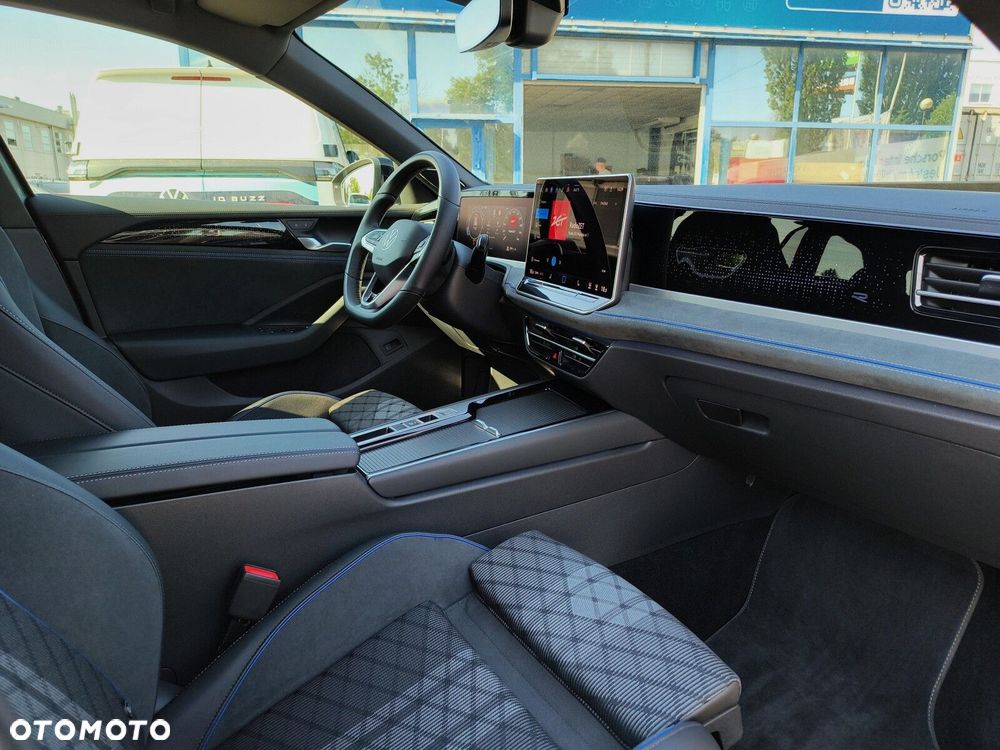 Volkswagen Passat - 10