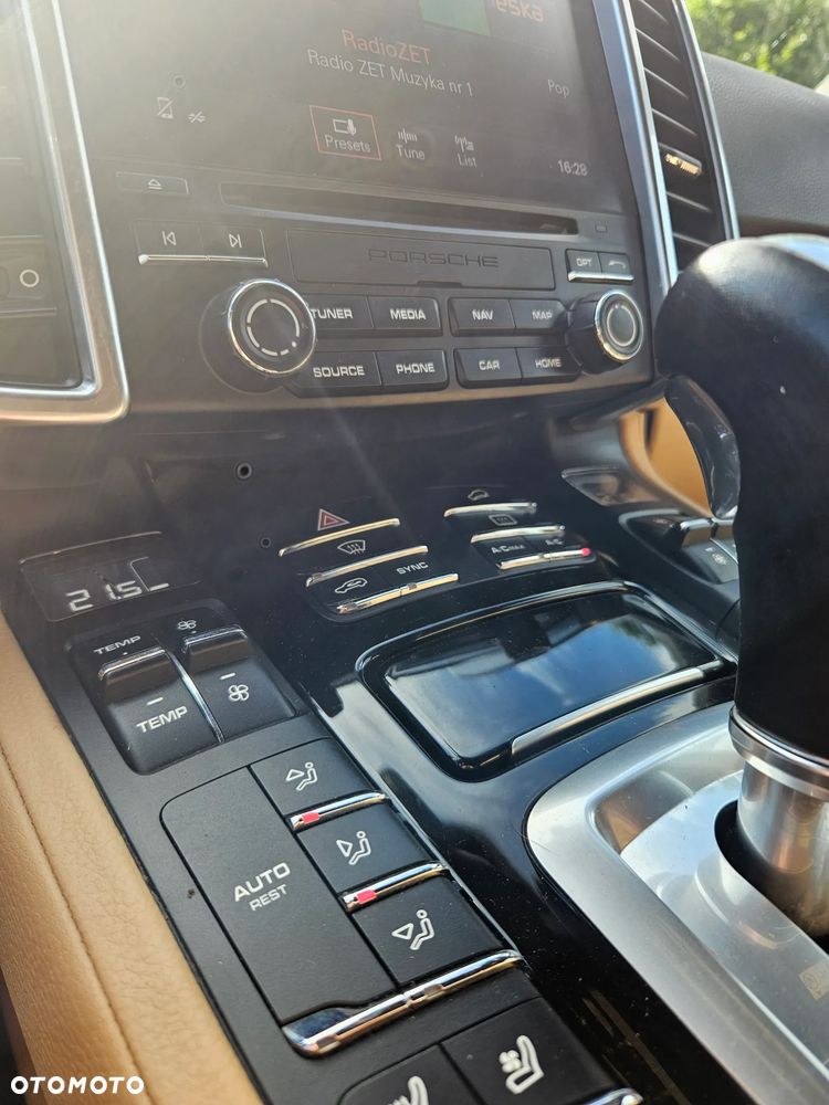 Porsche Cayenne Diesel Platinum Edition - 24