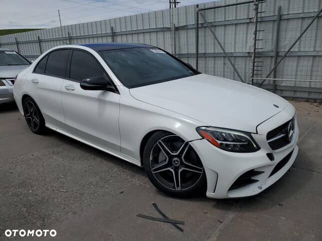 Mercedes-Benz Klasa C 300 4MATIC 9G-TRONIC - 22