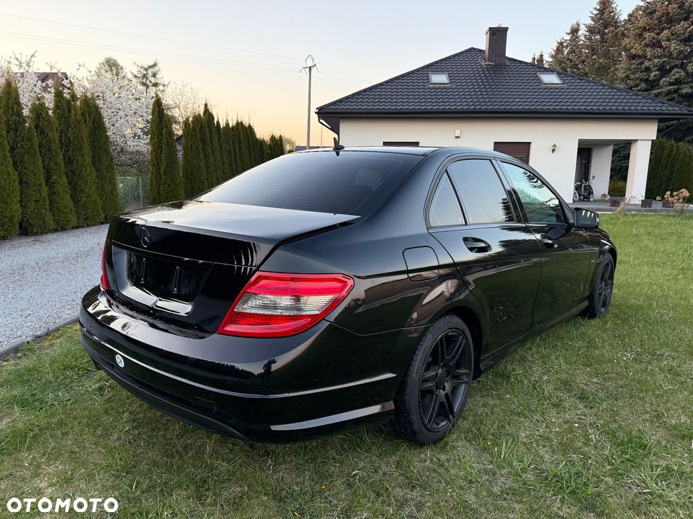Mercedes-Benz Klasa C 180 Kompressor BlueEFFICIENCY Avantgarde - 24