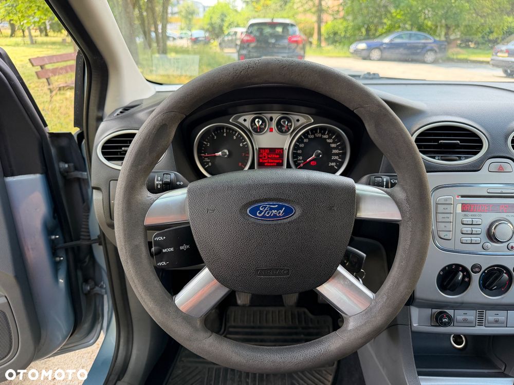 Ford Focus 1.6 Ambiente - 9