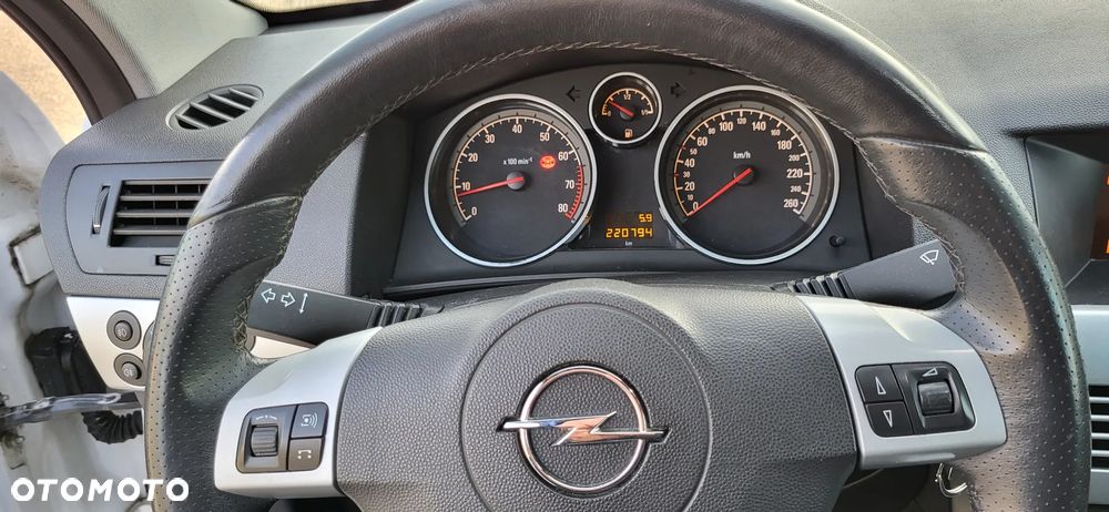 Opel Astra - 16