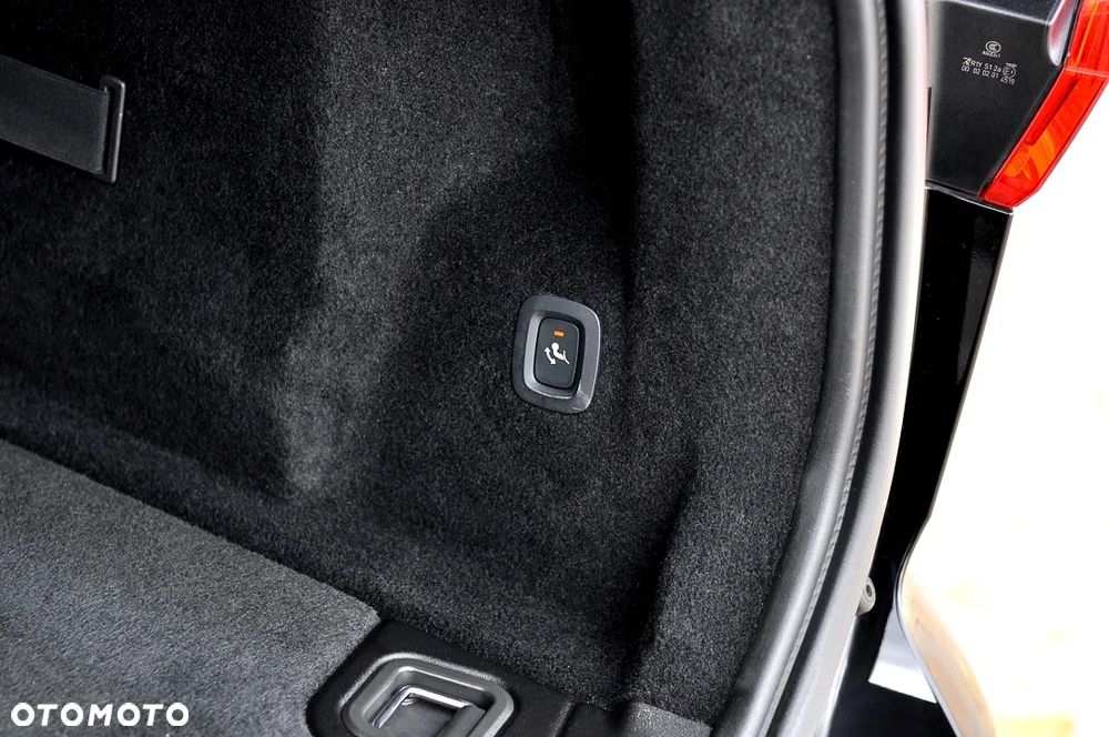 Volvo XC 60 D4 Momentum Pro - 14