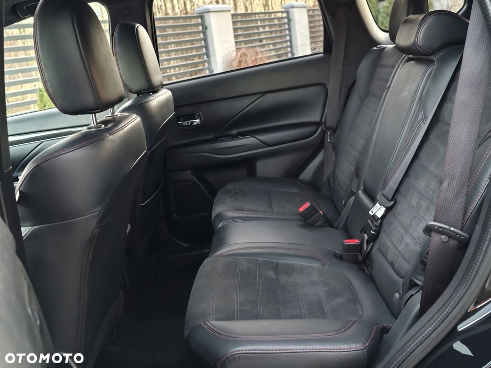 Mitsubishi Outlander 2.4 4WD CVT Intense - 17