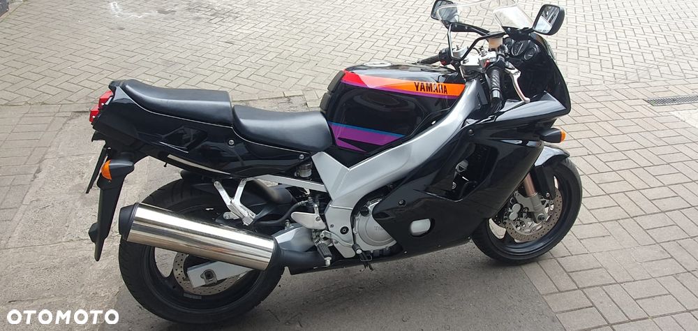 Yamaha FZR - 3