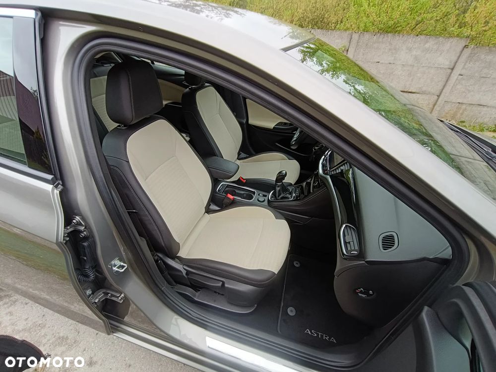 Opel Astra 1.4 Turbo Business - 39
