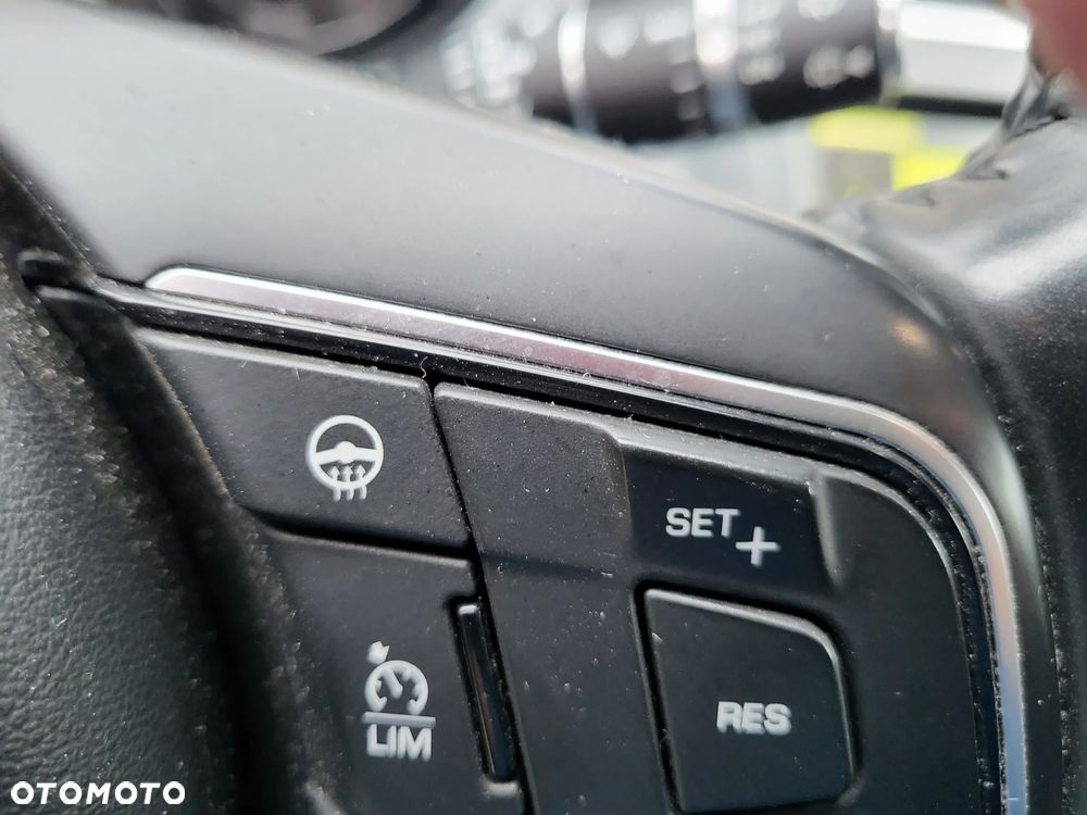 Jaguar E-Pace 2.0 i4P AWD HSE - 32