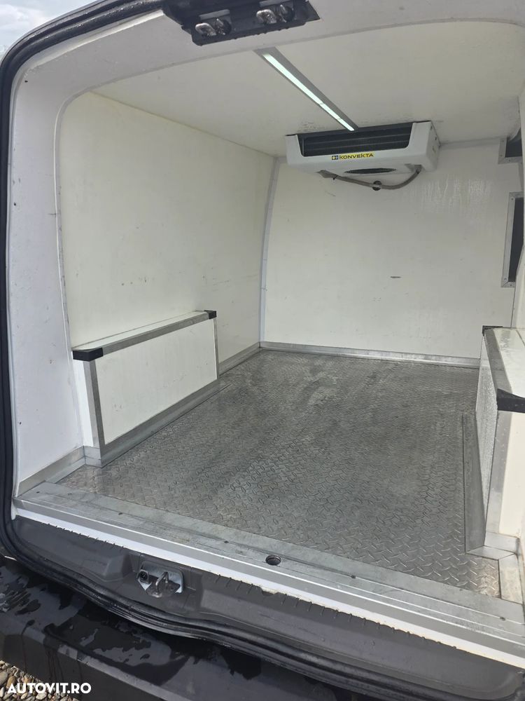 Ford TRANSIT CONNECT - 21