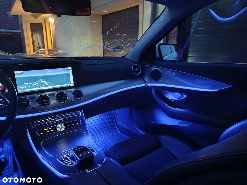 Mercedes-Benz Klasa E 220 d 9G-TRONIC - 39