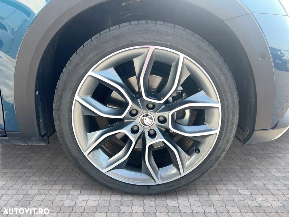 Skoda Superb 2.0 TDI 4X4 DSG Scout - 8