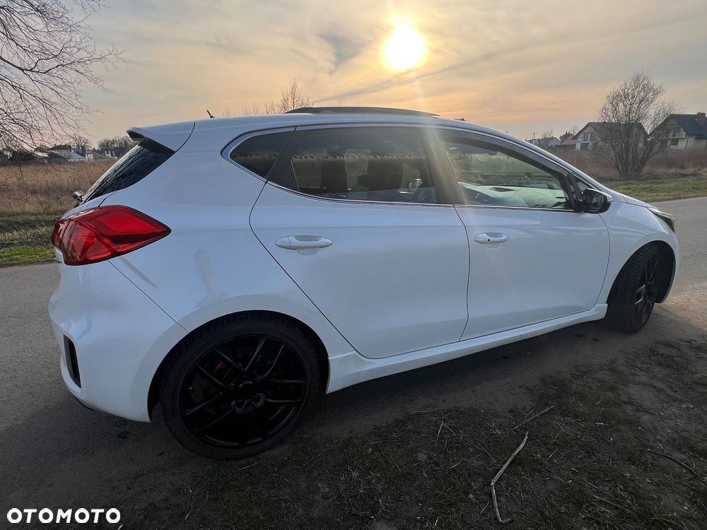Kia Ceed 1.6 T-GDI GT - 10