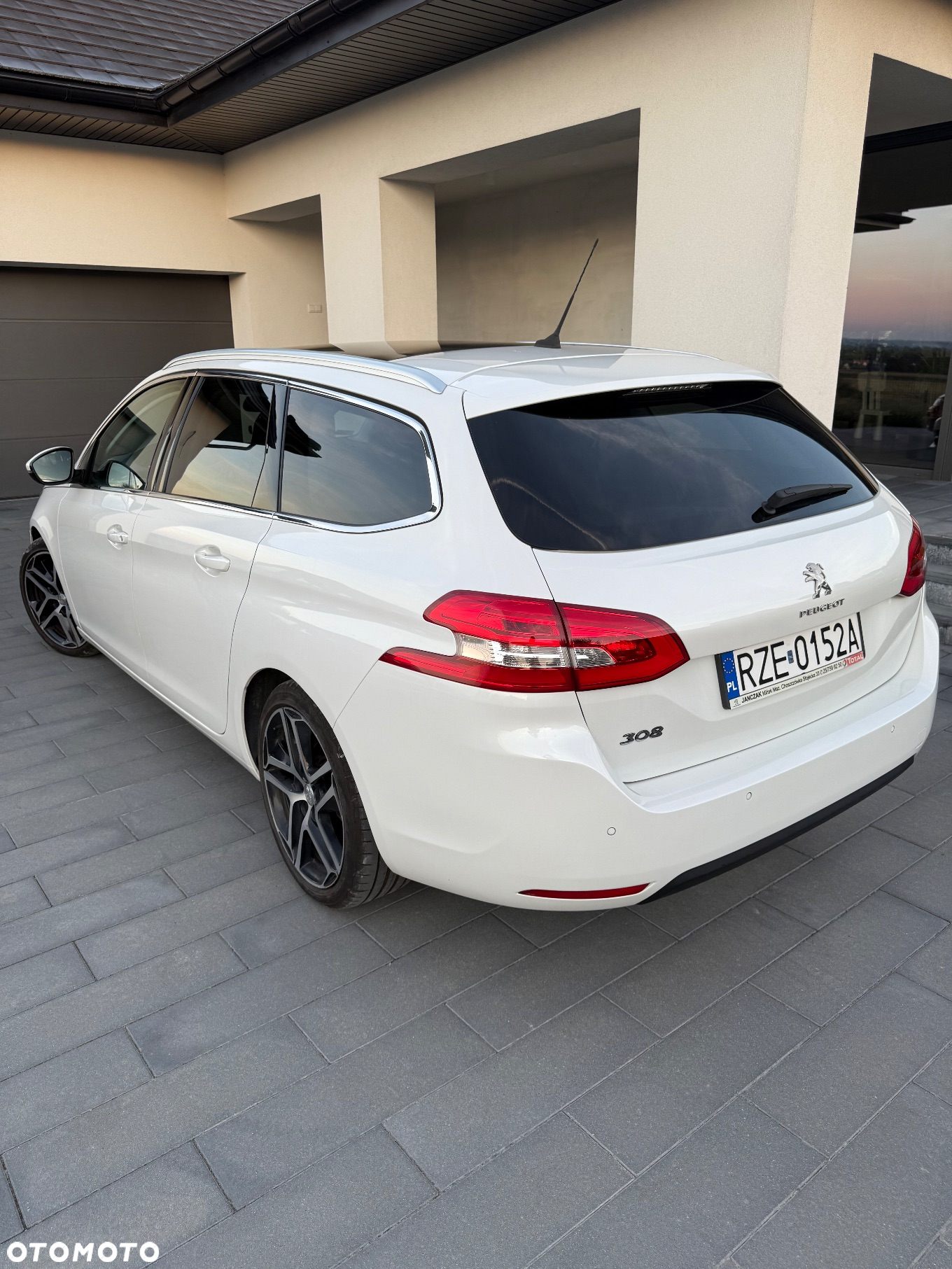 Peugeot 308 SW 1.6 BlueHDi Allure S&S EAT6 - 5