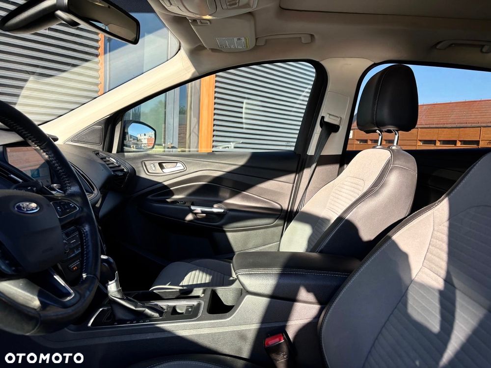 Ford Escape 2.0 EcoBoost AWD Titanium - 18