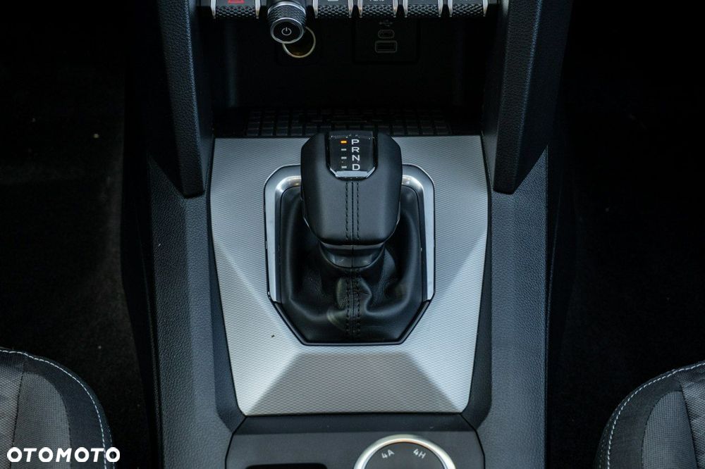 Volkswagen Amarok - 28